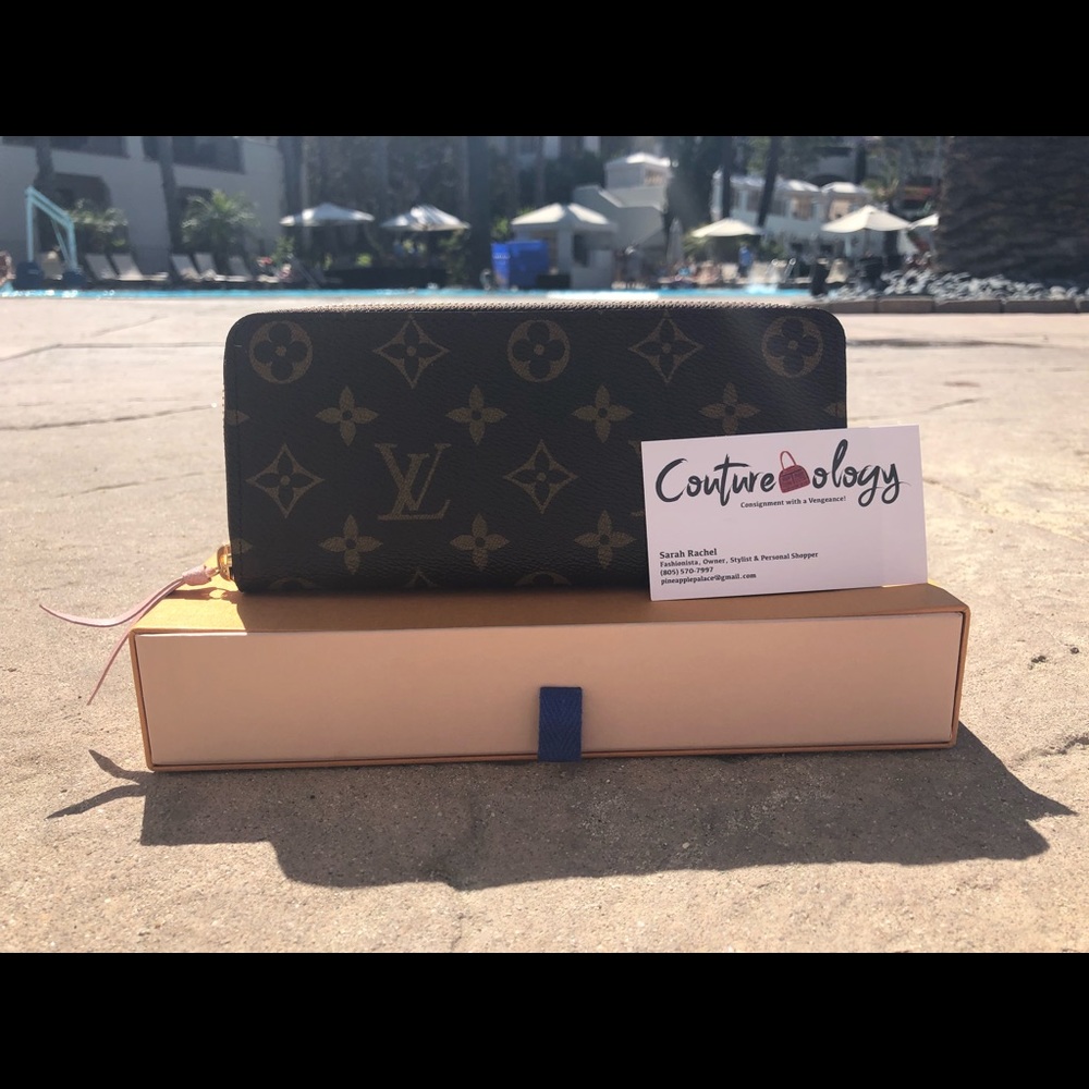 Louis Vuitton Zippy wallet never used!